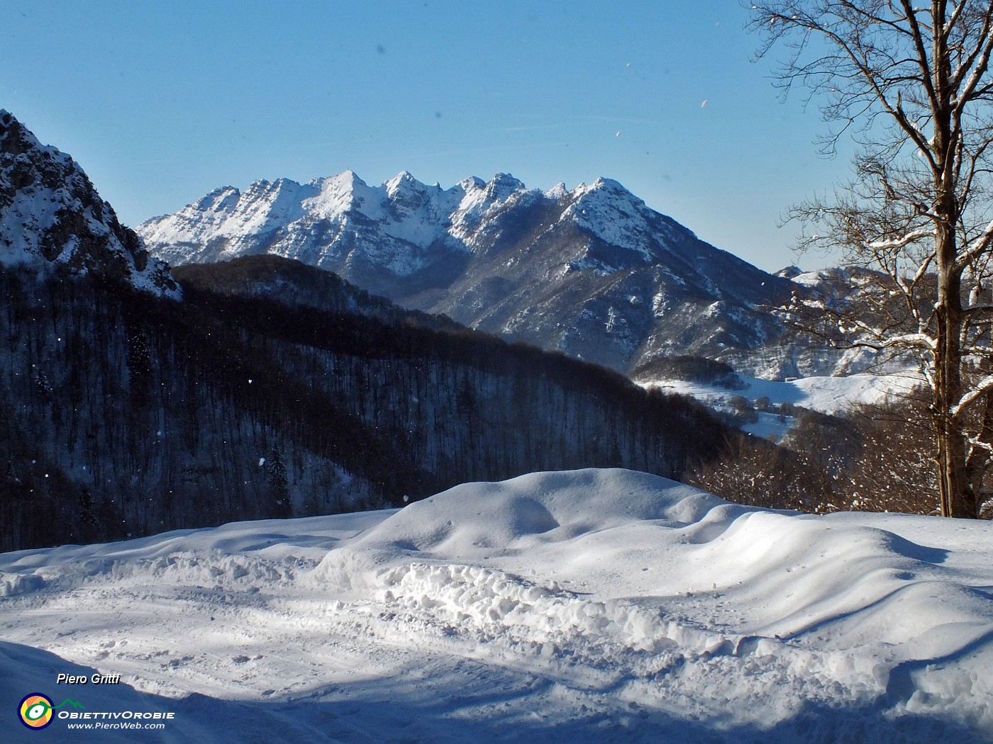 26 Il vento spazza la neve....JPG